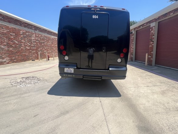 2016 Ford F550 Shuttle Bus for Sale in Dallas, TX - Photo 2