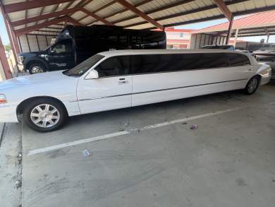 2011 Lincoln Limo Limousine for Sale in Dallas, Texas, US - Photo 3