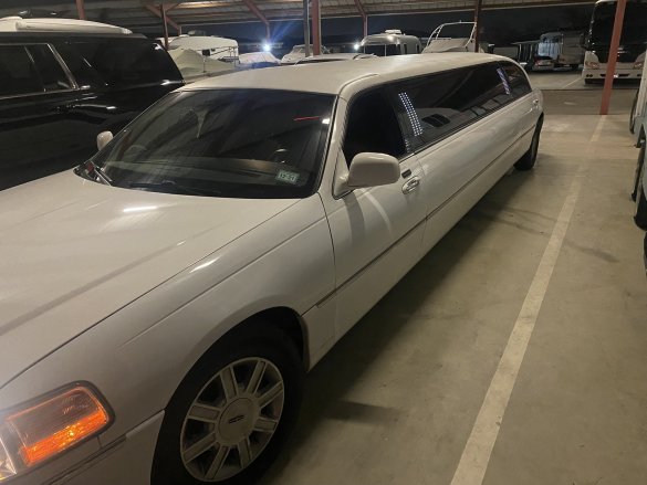 2011 Lincoln Limo Limousine for Sale in Dallas, TX - Photo 2