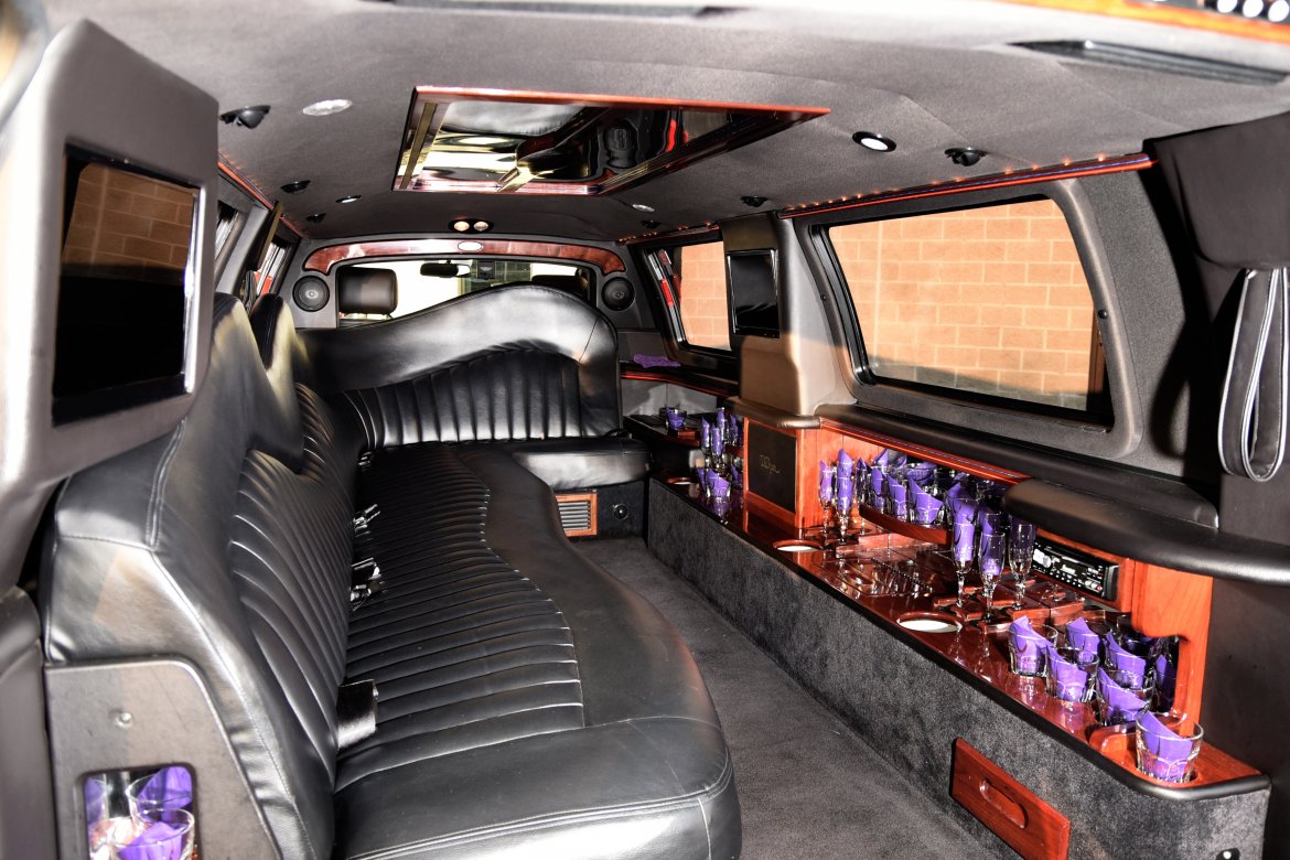 Photo of Limousine for sale: 2006 Lincoln Navigator by Navigator