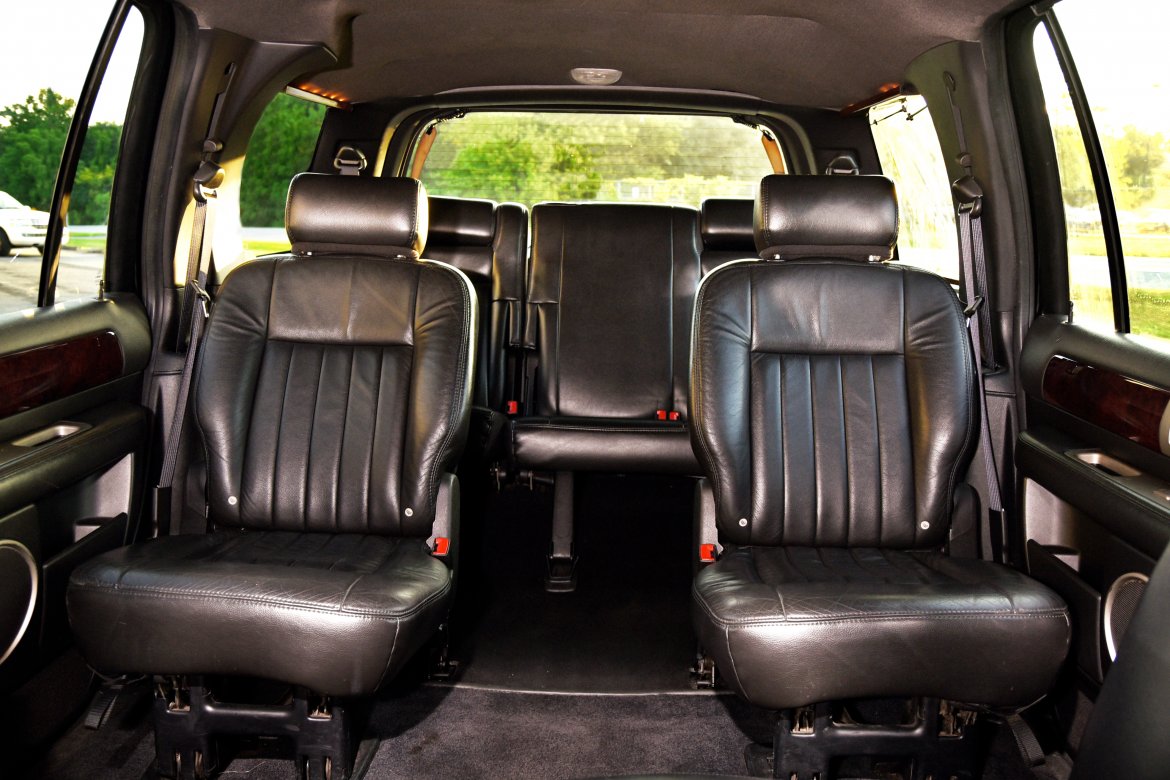 Photo of Limousine for sale: 2006 Lincoln Navigator by Navigator