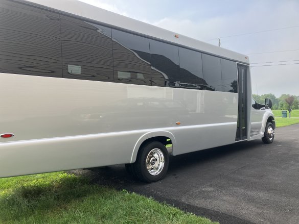 2014 Ford F550 Diesel Limo Bus for Sale in Quarryville, PA - Photo 3