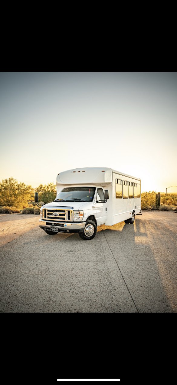 2019 Ford E450 Limo Bus (25 Passenger) 76,000 MILES