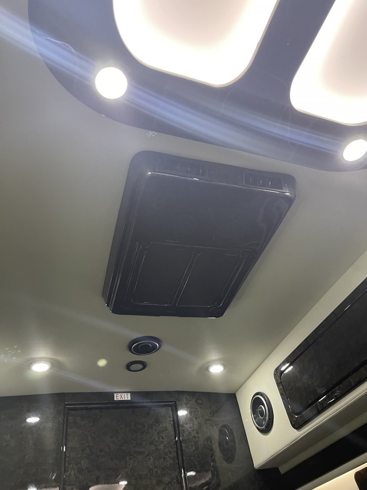 CEO SUV Mobile Office for Sale in La Mesa, CA - Photo 24