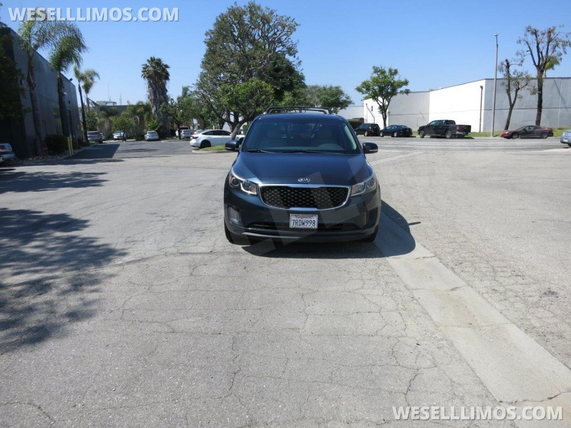 2016 Kia Sedona LX Van - Photo 2
