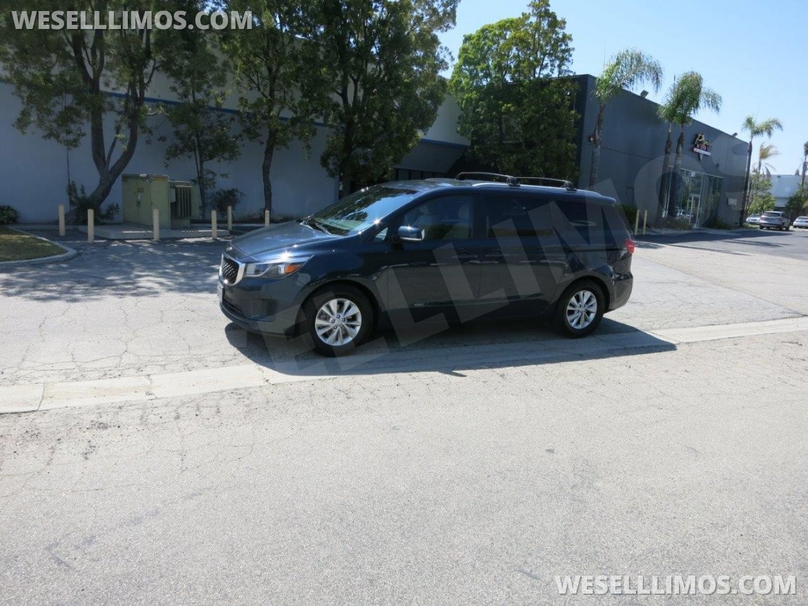 2016 Kia Sedona LX Van - Photo 4