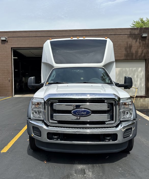 2016 Ford F550 Limo Bus for Sale in Troy, MI - Photo 3