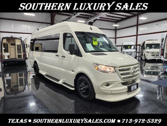 2024 Mercedes-Benz Daycruiser D6 Sprinter for Sale in Houston, TX - Main Photo
