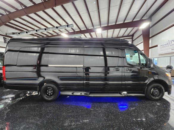 2023 Mercedes-Benz 14 Passenger Limo Sprinter for Sale in Houston, TX - Photo 2
