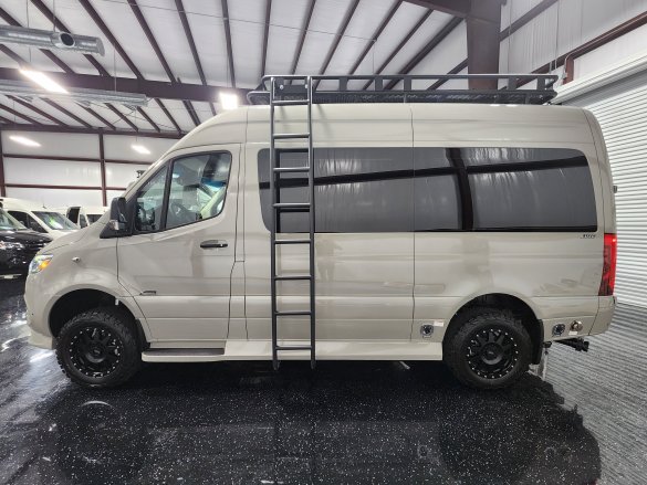 2024 Mercedes-Benz Daycruiser Luxe D4 Solar Lithium Sprinter for Sale in Houston, TX - Photo 2