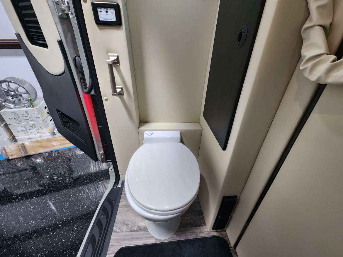 Sprinter for Sale in Houston, TX - Photo 11