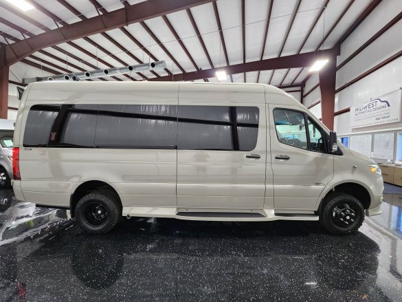 2024 Mercedes-Benz Luxe Daycruiser D6 AWD Sprinter for Sale in Houston, TX - Photo 2