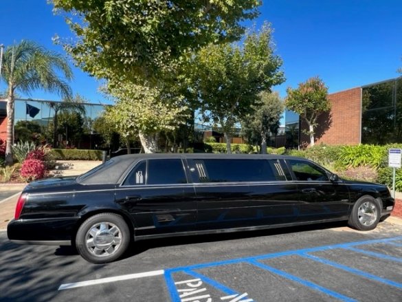 2000 Cadillac DeVille Limousine for Sale in Newport Beach, CA - Photo 2