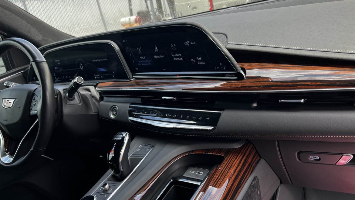 CEO SUV Mobile Office for Sale in Anaheim, CA - Photo 9