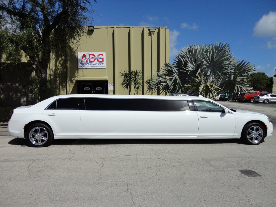 2016 springfield coach builders chrysler 300 limousine 59d3eeedb8bbc large