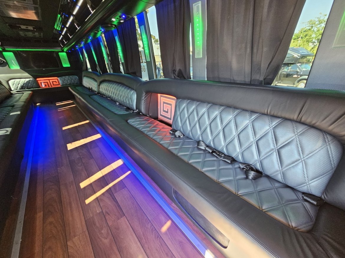 2015 GRECH Ford F650 - New Interior built into a Limo in 2022 Limo Bus - Photo 2