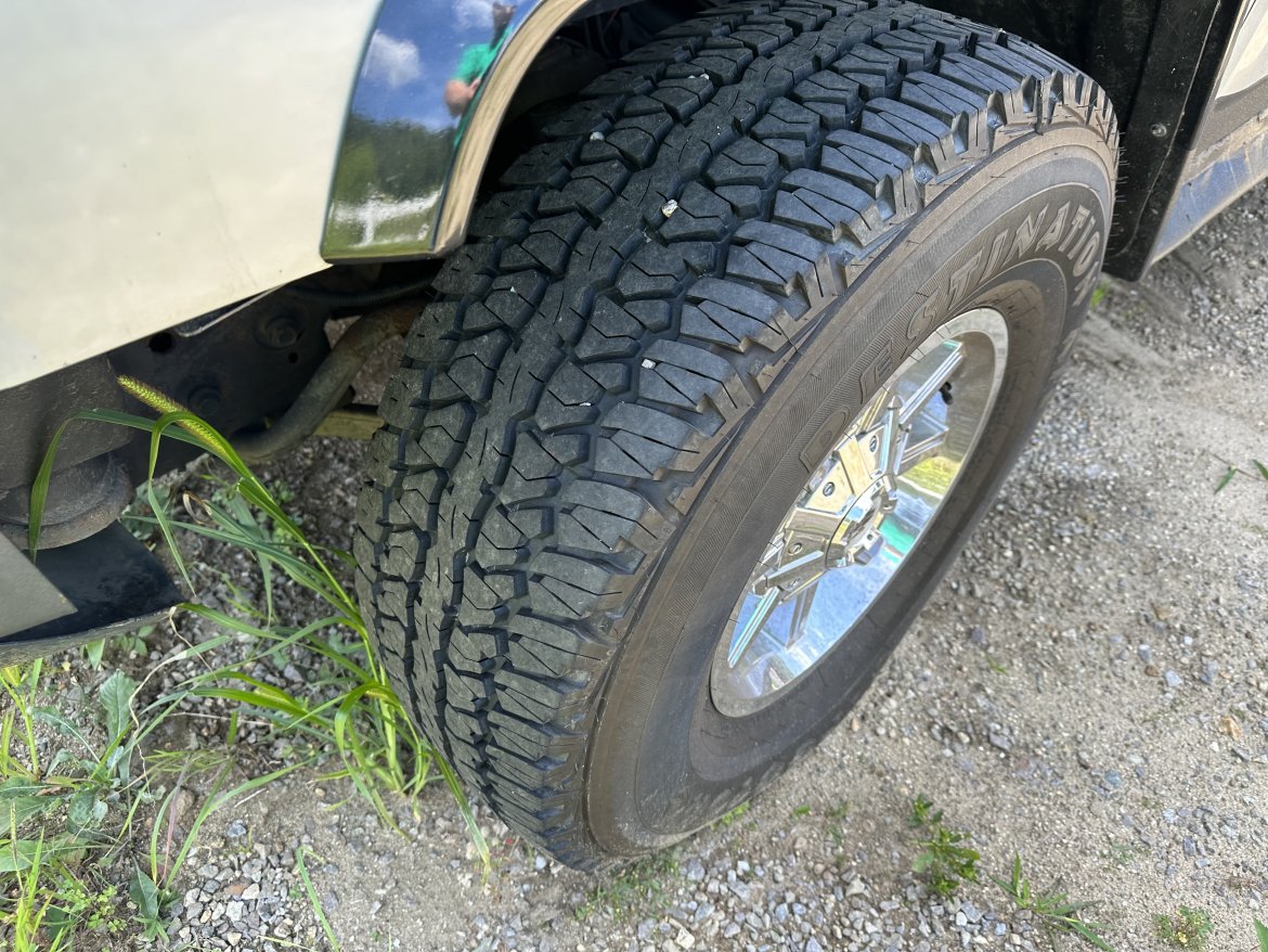 SUV Stretch for Sale in Swanzey, NH - Photo 9