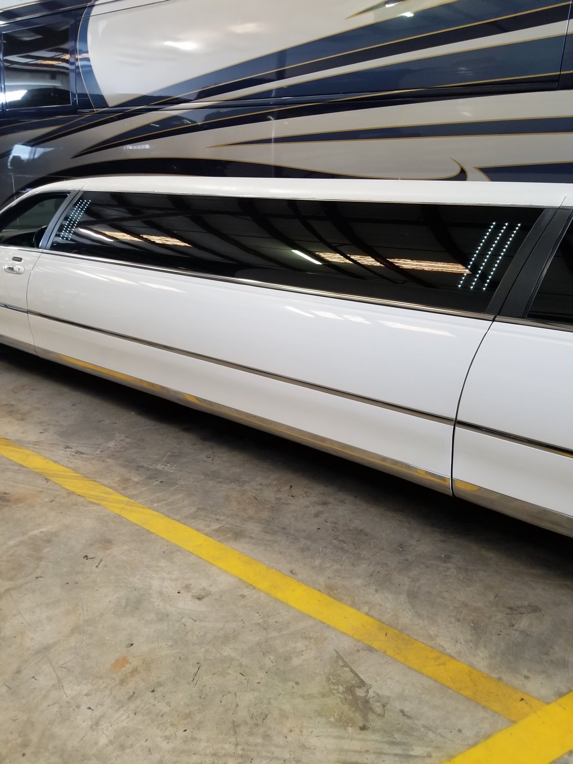 Photo of Limousine for sale: 2008 Lincoln  Towncar 120&quot; by Tiffany coachworks