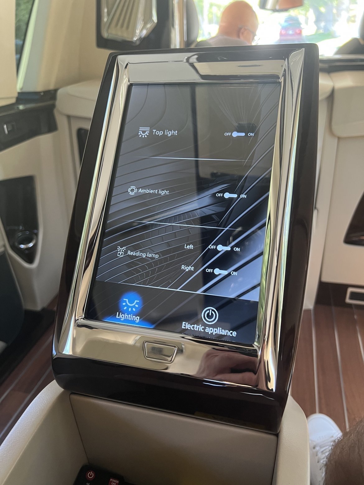 CEO SUV Mobile Office for Sale in Whitestone, NY - Photo 14