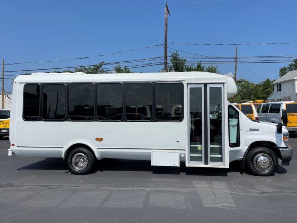 2021 Ford ElDorado Aerotech Shuttle Bus for Sale in Scranton, PA - Photo 3