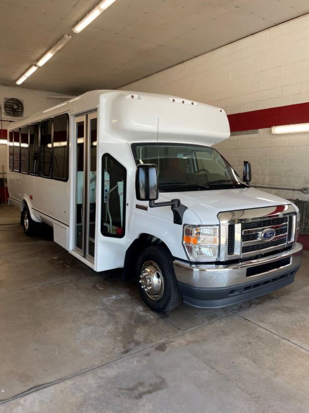 Shuttle Bus for Sale in Scranton, PA - Photo 2