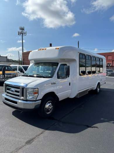 2011 Ford Ford Eldorado Aerotech Shuttle Bus for Sale in Scranton, PA - Main Photo