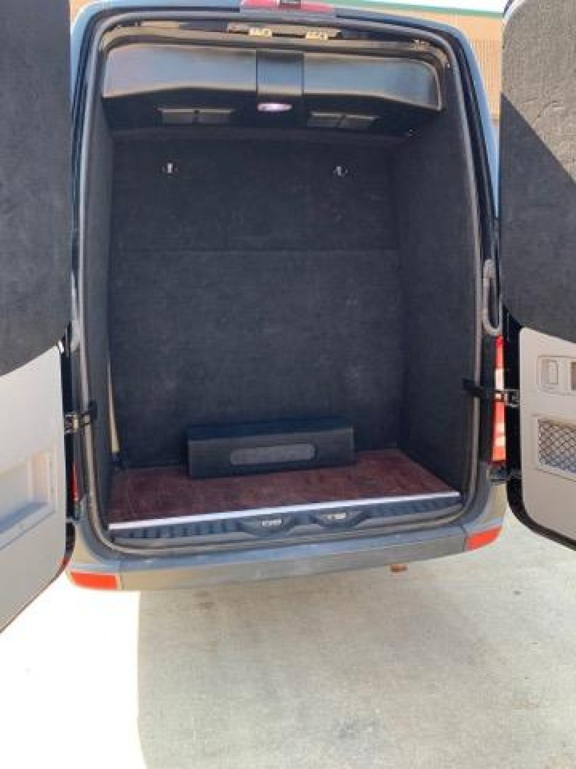 Executive Shuttle for Sale in Stewartville, MN - Photo 7