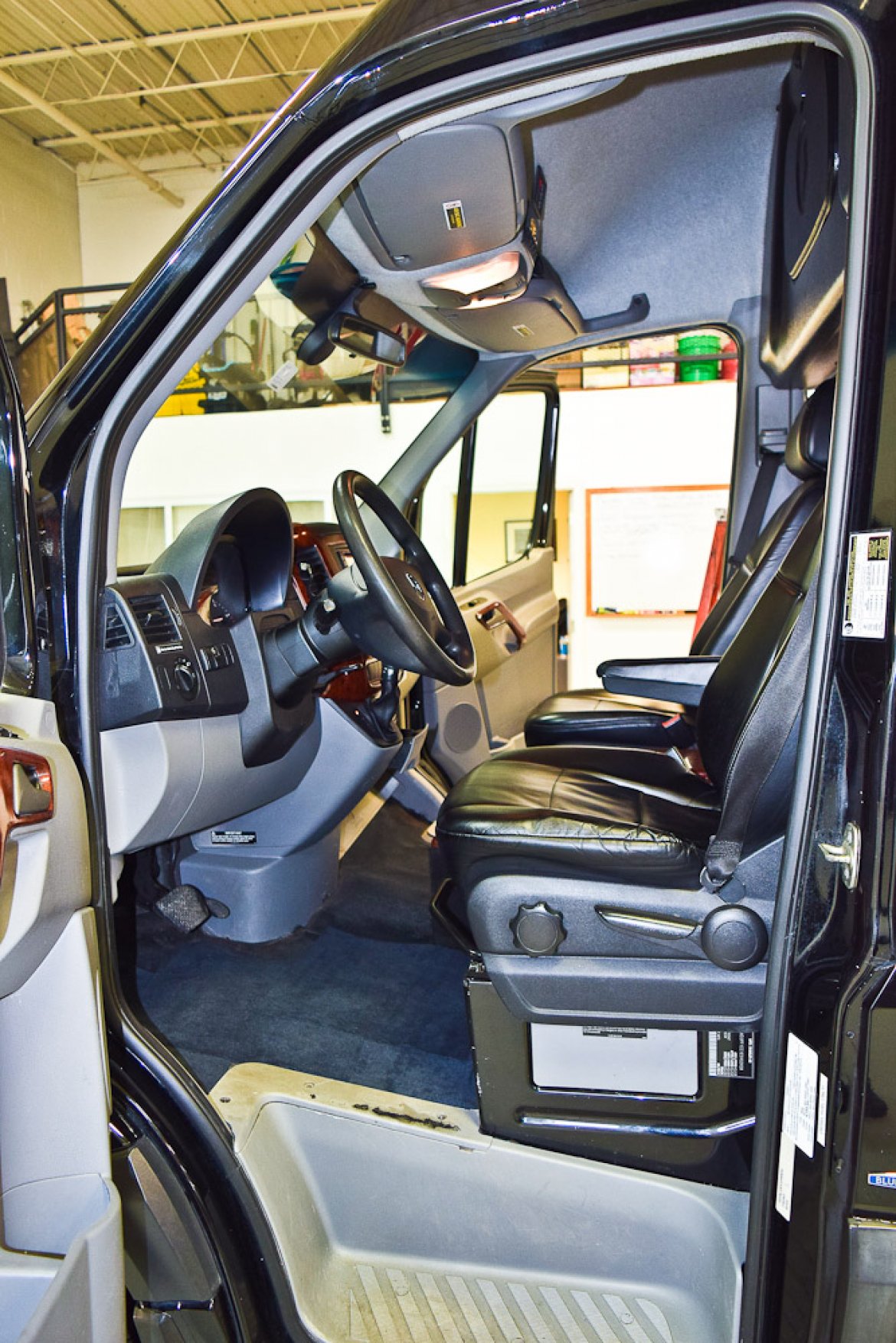 Executive Shuttle for Sale in Stewartville, MN - Photo 9