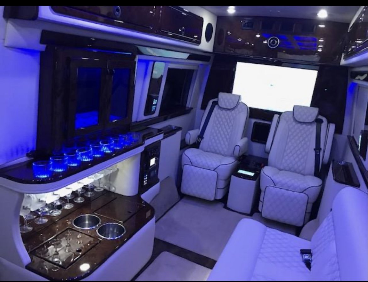 Sprinter for Sale in Miami, FL - Photo 3