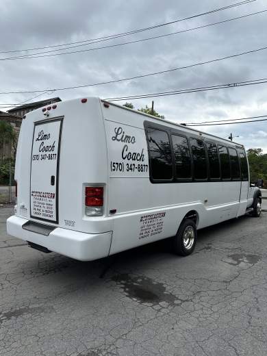 2011 Ford F-550 Limo Bus for Sale in Scranton, Pennsylvania, US - Photo 3