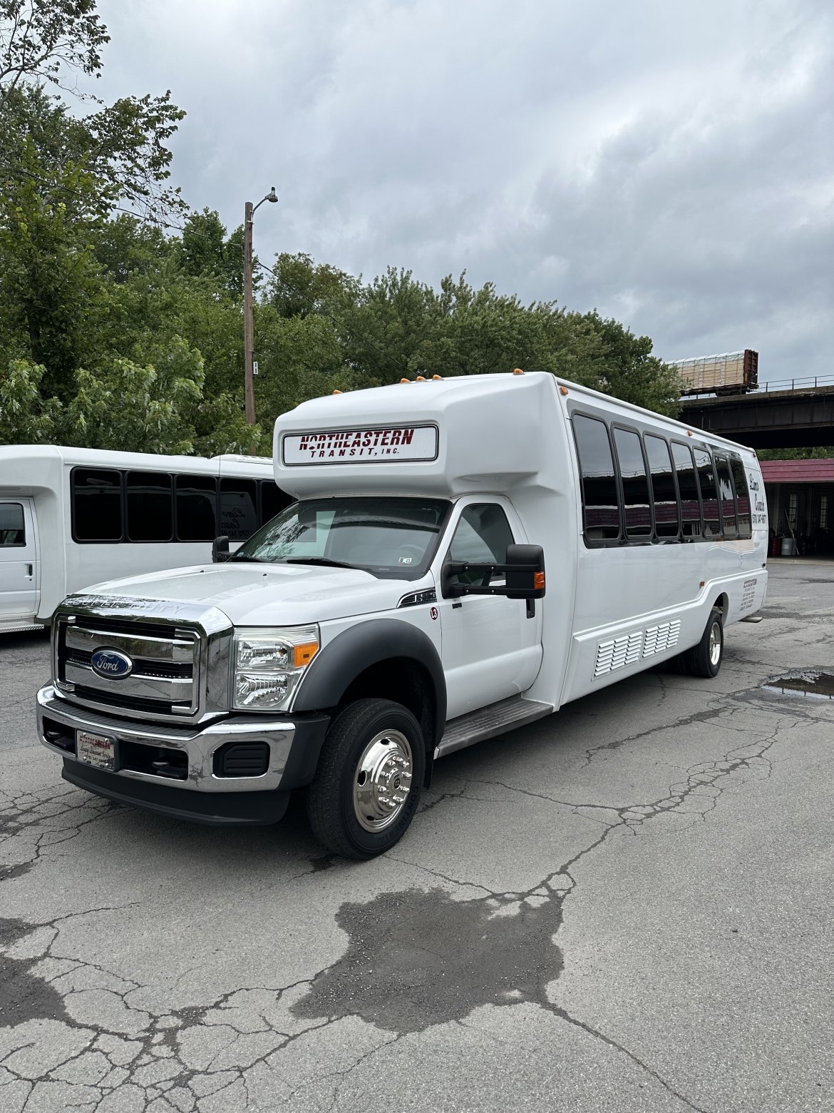 Limo Bus for sale: 2011 Ford F-550 33&quot; by Crystal