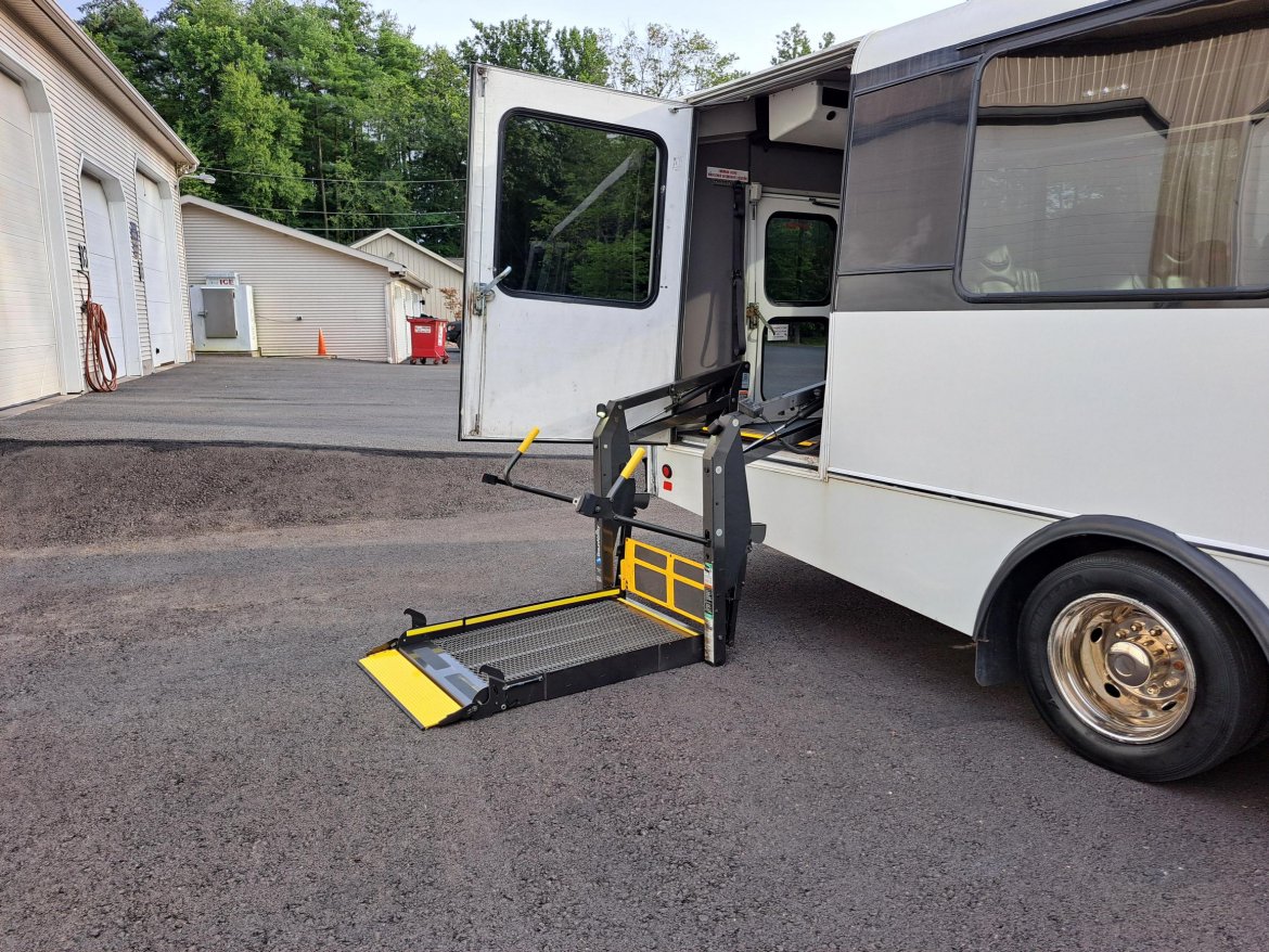 Shuttle Bus for Sale in Northumberland, PA - Photo 23