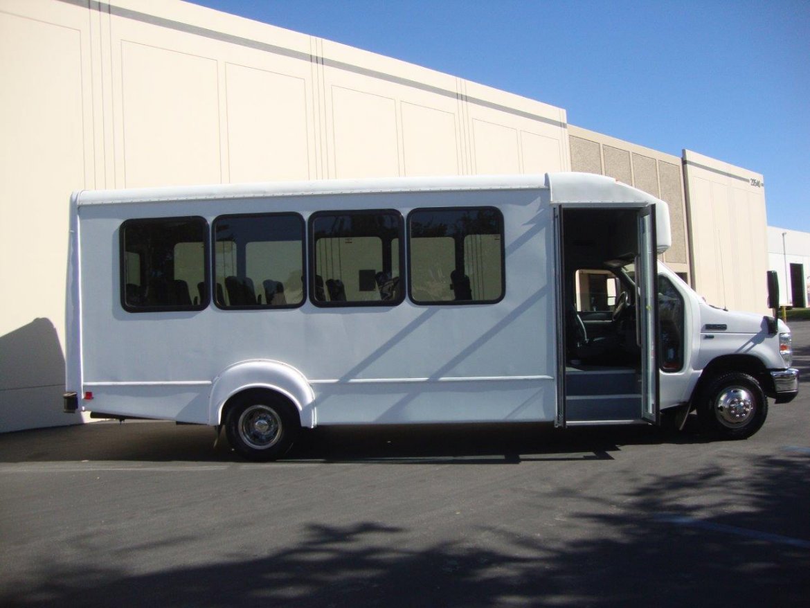 Photo of Shuttle Bus for sale: 2014 Ford E-450 by Goshen