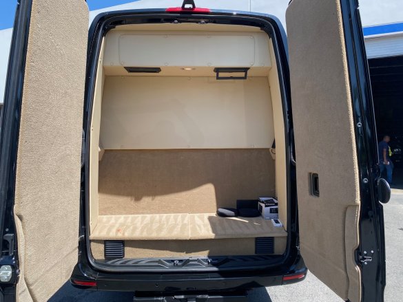 2020 Mercedes-Benz Sprinter CEO SUV Mobile Office for Sale in Ontario, CA - Photo 3