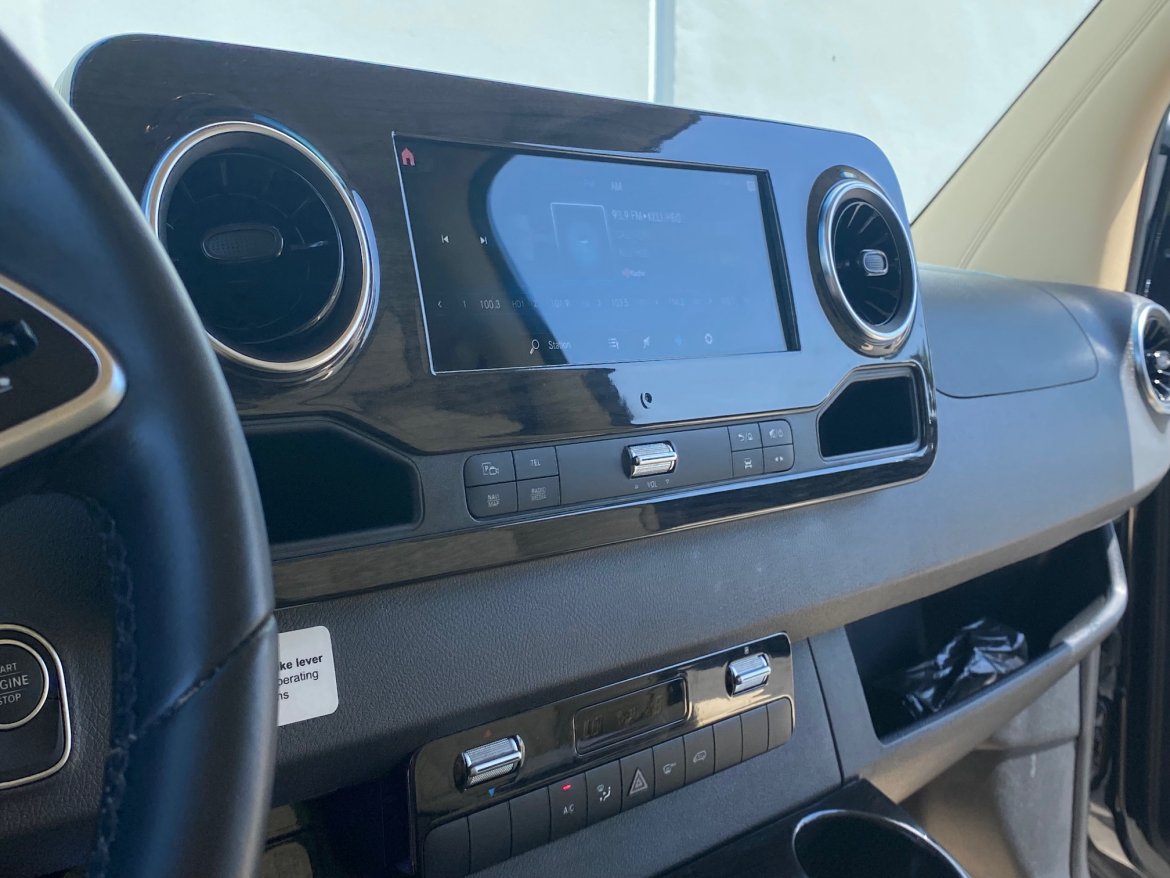 CEO SUV Mobile Office for Sale in Ontario, CA - Photo 11