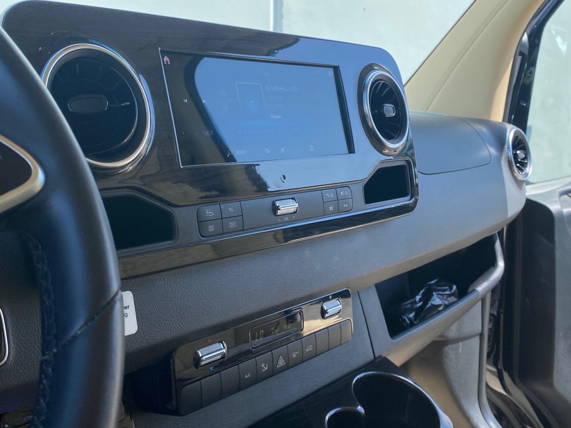 CEO SUV Mobile Office for Sale in Ontario, CA - Photo 12