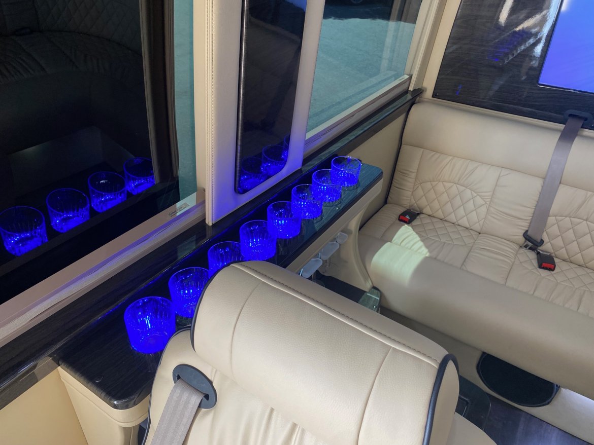 CEO SUV Mobile Office for Sale in Ontario, CA - Photo 19