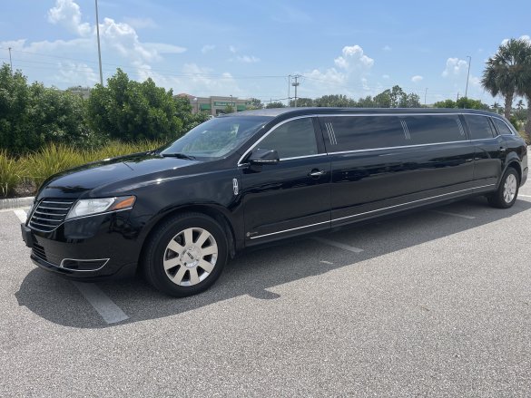 2018 Lincoln MKT Limousine for Sale in Fort Myers, FL - Main Photo