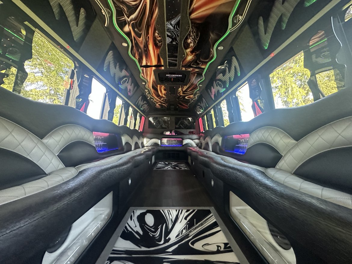 Limo Bus for Sale in Morgaville, NJ - Photo 4