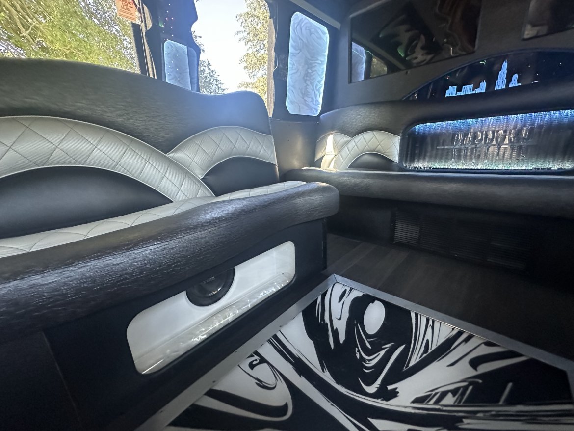Limo Bus for Sale in Morgaville, NJ - Photo 9