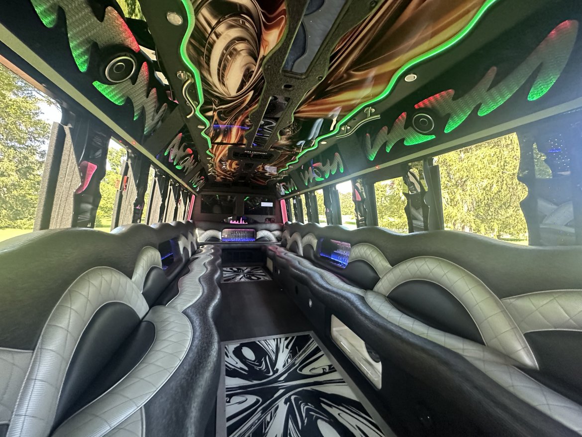 Limo Bus for Sale in Morgaville, NJ - Photo 15