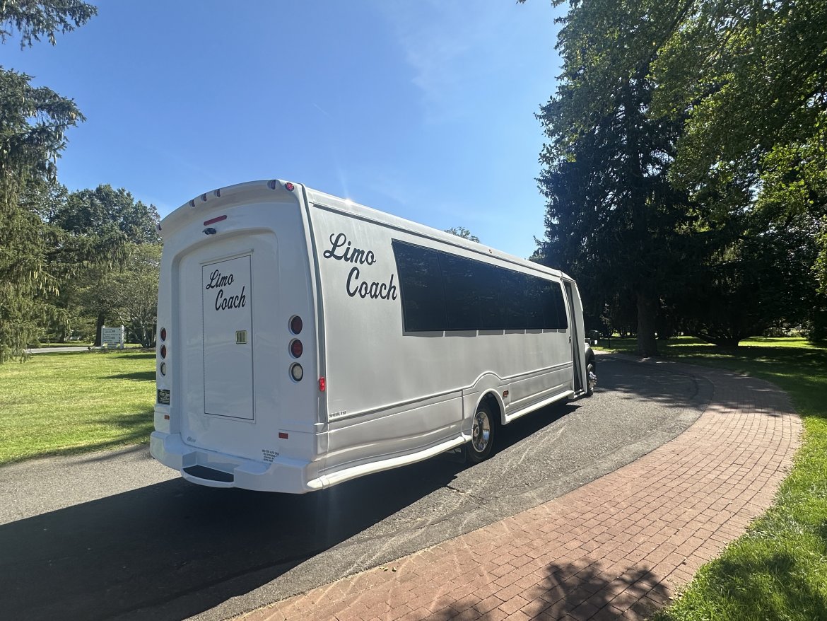 Limo Bus for Sale in Morgaville, NJ - Photo 25