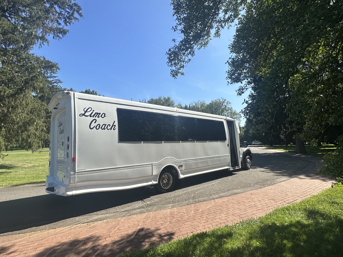 Limo Bus for Sale in Morgaville, NJ - Photo 26