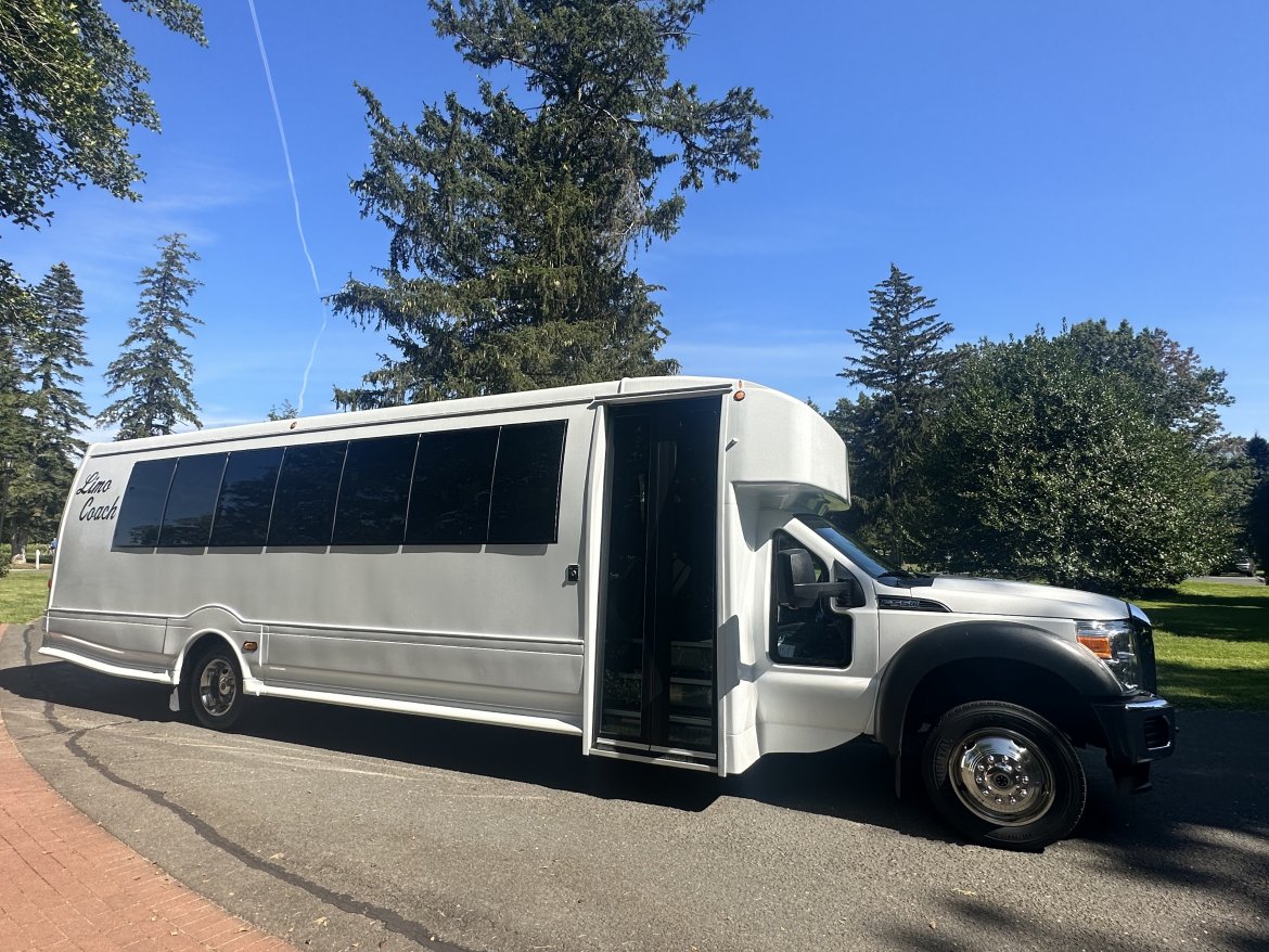 Limo Bus for Sale in Morgaville, NJ - Photo 27