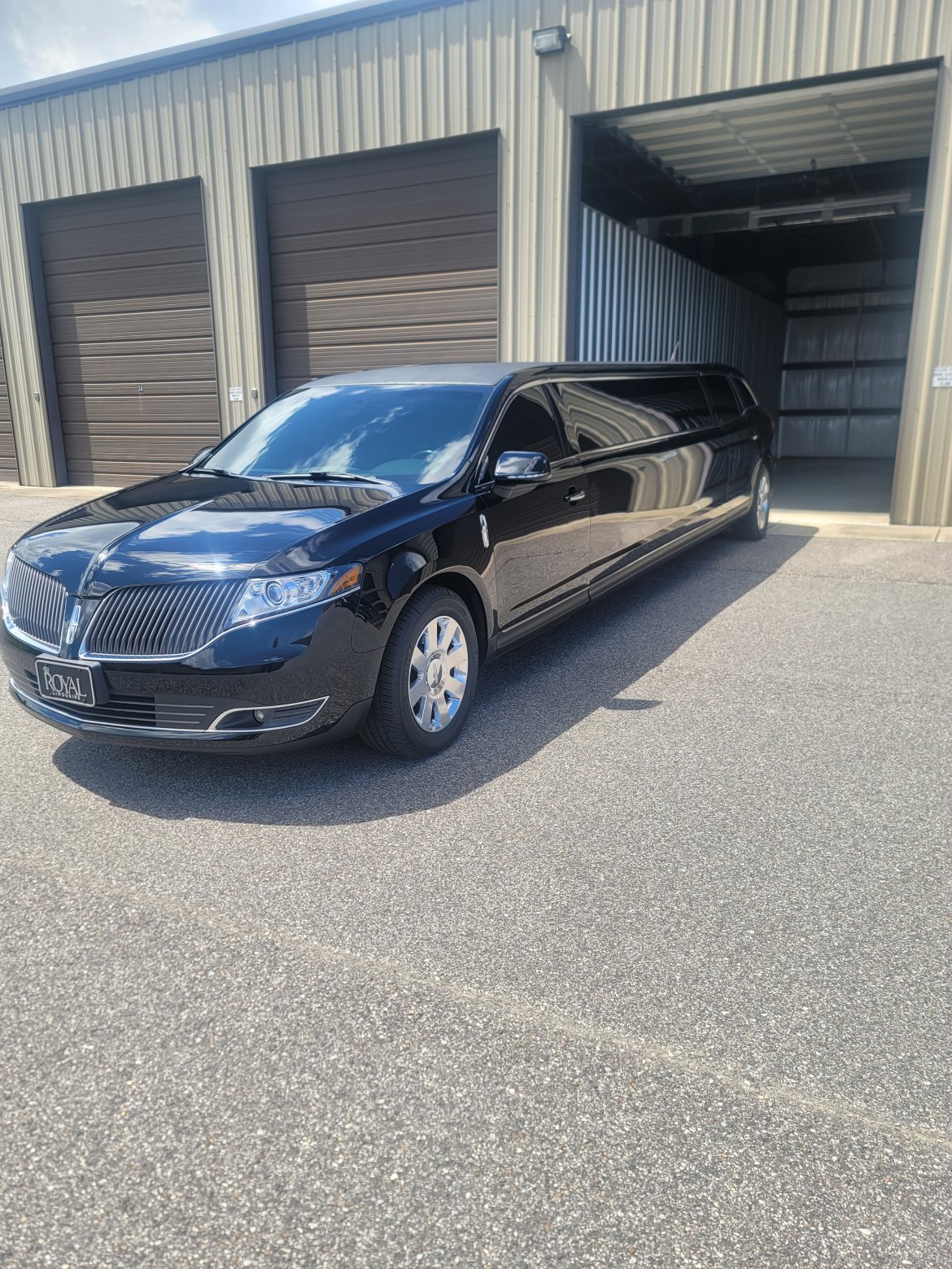 Limousine for sale: 2014 Lincoln MKT 120&quot; by Royal Coach Builders