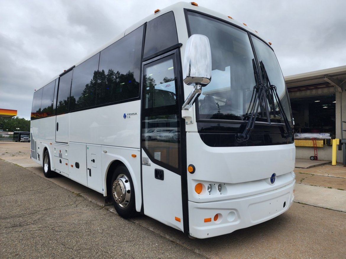 Motorcoach for Sale in Erie, PA - Photo 3