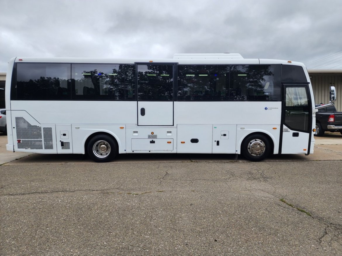 Motorcoach for Sale in Erie, PA - Photo 4