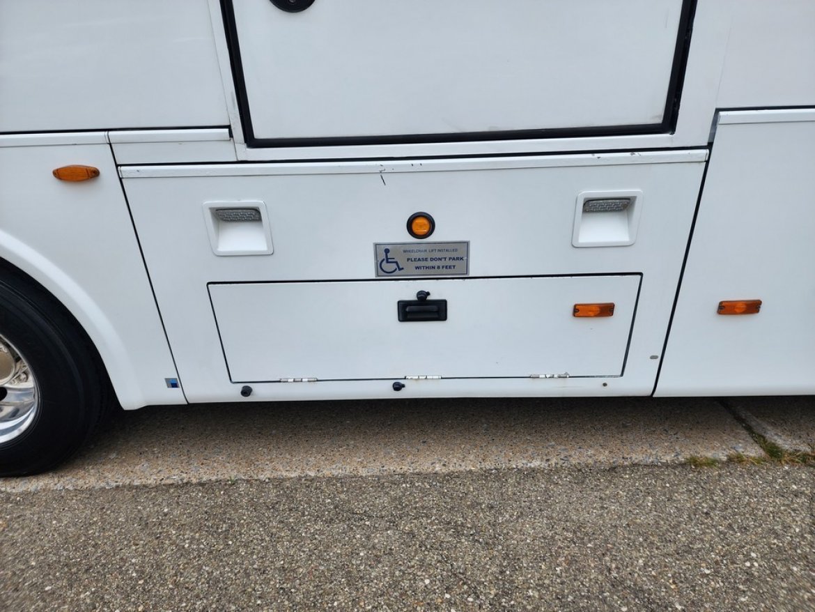 Motorcoach for Sale in Erie, PA - Photo 13