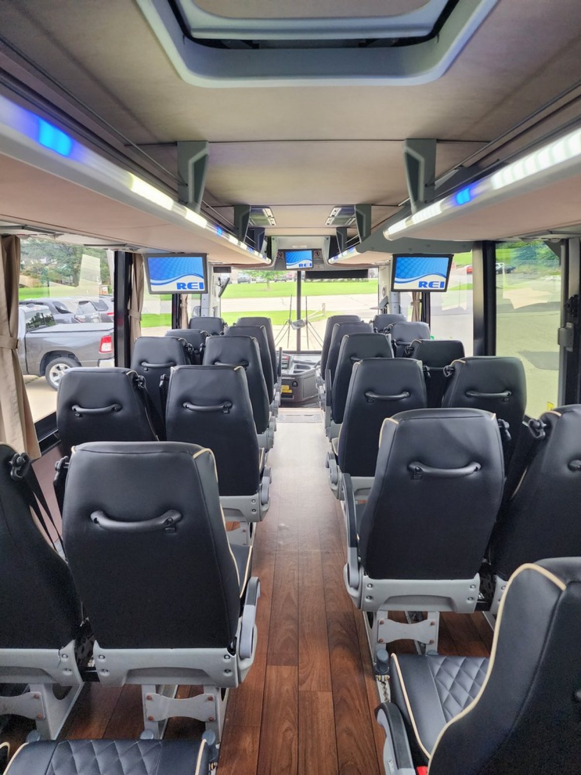 Motorcoach for Sale in Erie, PA - Photo 21
