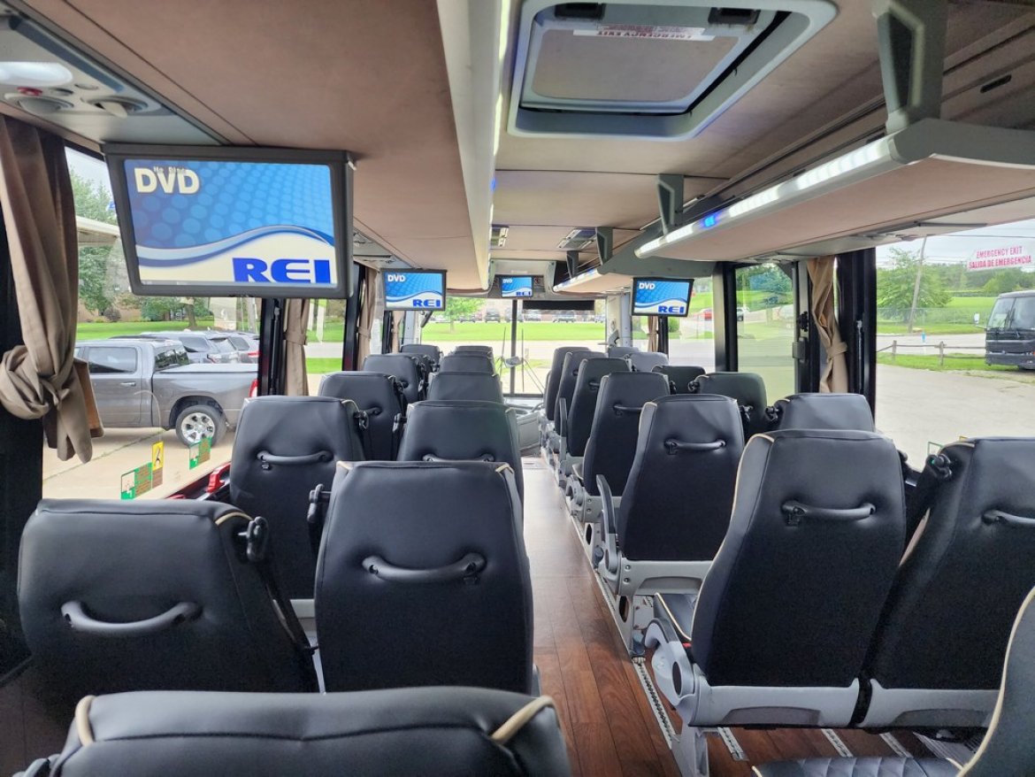 Motorcoach for Sale in Erie, PA - Photo 23